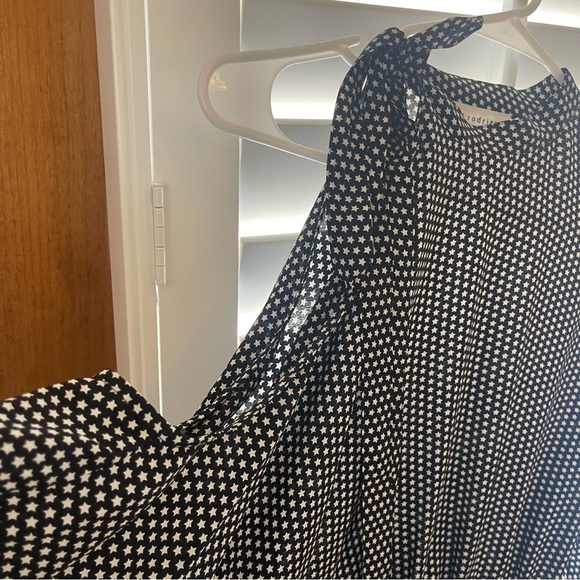 Robert Rodriguez Star Print Cold Shoulder Silk Dress, Small - Picture 14 of 15